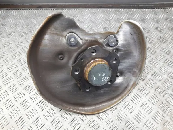 Audi A5 2021 Taka vasen pyörännavan OEM 8w0505435t image 7