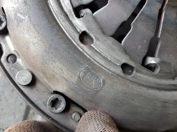 OPEL ASTRA IV J 09-15 1.3 CDTI Kaksoismassaväkä image 3