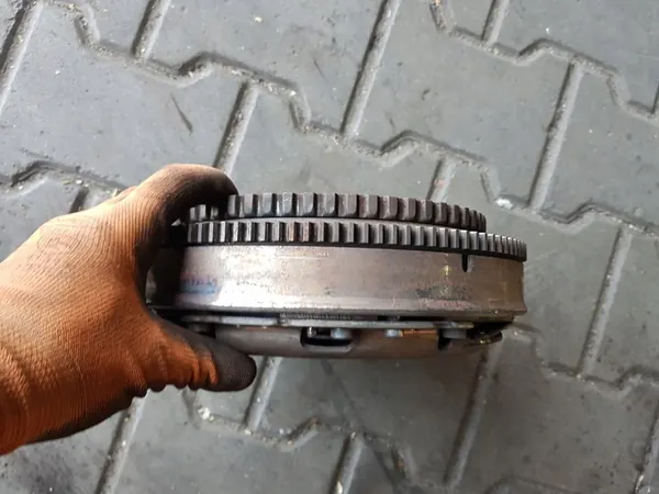 OPEL ASTRA IV J 09-15 1.3 CDTI Kaksoismassaväkä image 4