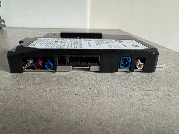 Module de suspension Defender L663 Range Rover Sport J8A2-70718-CV image 3