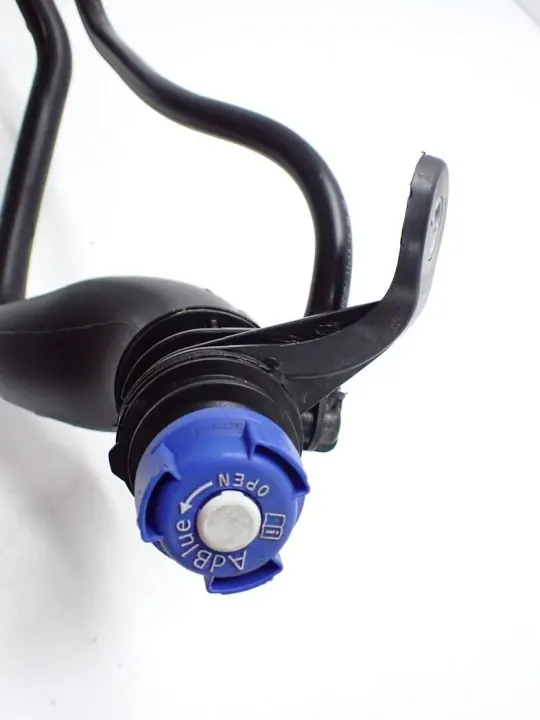 Col de remplissage AdBlue OEM 9808159880 pour Citroen Berlingo image 4