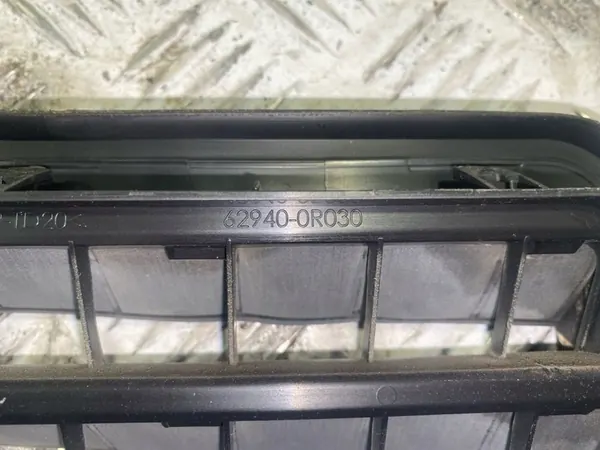 Grade de ventilação Toyota RAV 4 (XA50) OEM 629400R030 image 5