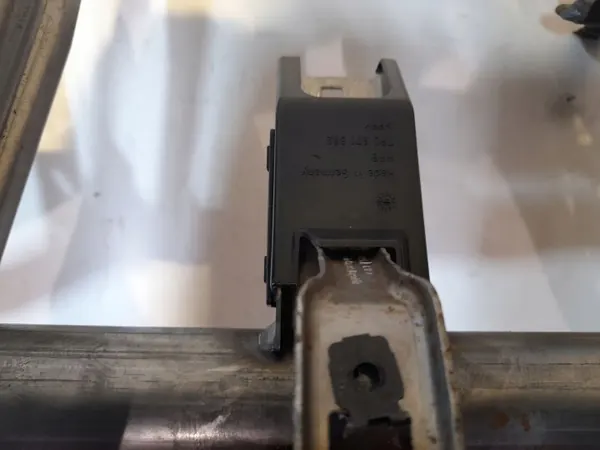 OEM 7P0971882 dashboardversterking - Gebruikt image 4