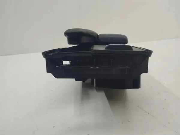 Accoudoir Mercedes-Benz OEM A2046801339 - Occasion image 9