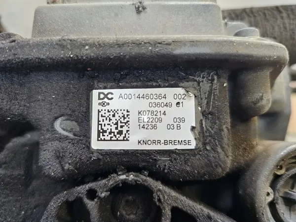 Válvula de Secado Mercedes OEM A0014460364 Usada image 4