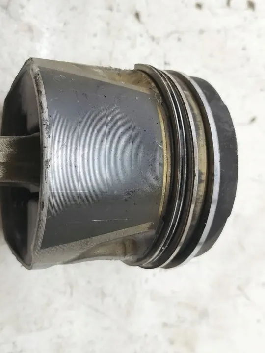 Pistão 80L85 2.5 D M57 BMW Série 5 IV E39 image 4