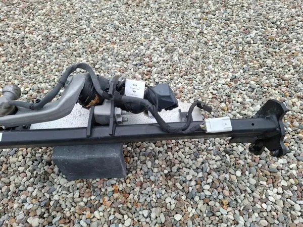 RV4J peräkoukku palkki Ford Kuga MK3 2021- image 6