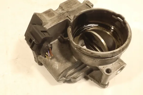 Throttle Valve AUDI A4 B7 1.9TDI 03G128963 image 3