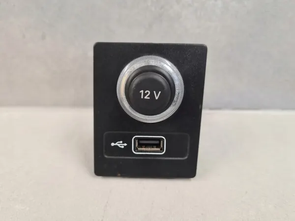 Skoda Superb III USB-Zigarettenanzünder OEM 5Q0919341 image 2