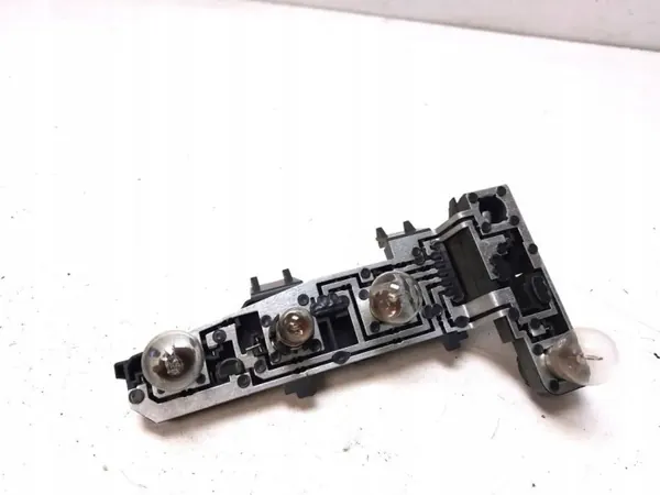 Connecteur lampe arrière VW Golf IV OEM 1J9945258A image 2
