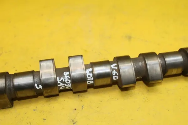 Inlaat-nokkenas OEM 30731102 voor Volvo V60 S60 image 6