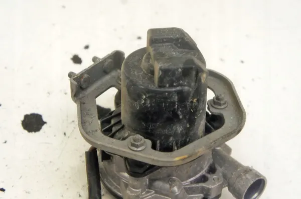 UL217 VW Passat B8 1.8TSI Bomba de Ar Secundária image 4