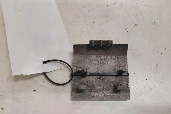 Tapa de gancho delantero MERCEDES-BENZ C (W203) OEM image 2