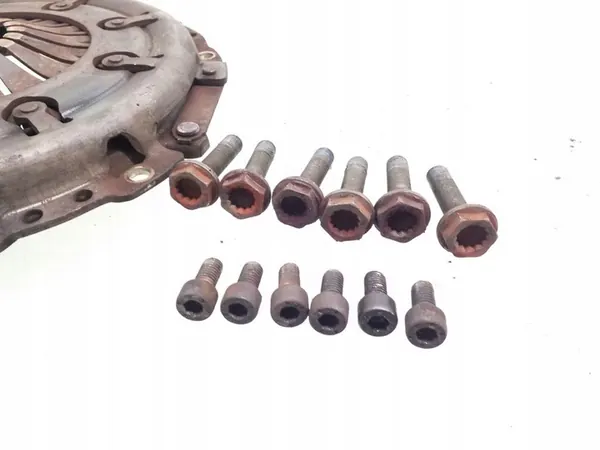 1999 Volkswagen PASSAT B5 Conjunto de embreagem 028141035M image 3