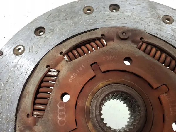 1999 Volkswagen PASSAT B5 Conjunto de embreagem 028141035M image 5