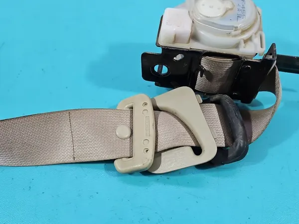 Left Rear Seat Belt - Toyota Land Cruiser 120 J120 image 2