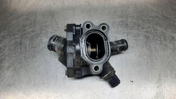 Carcasa de termostato Volvo V70 III 2.5T 07R FWD OEM 30650810 image 3