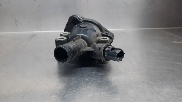 Carcasa de termostato Volvo V70 III 2.5T 07R FWD OEM 30650810 image 5