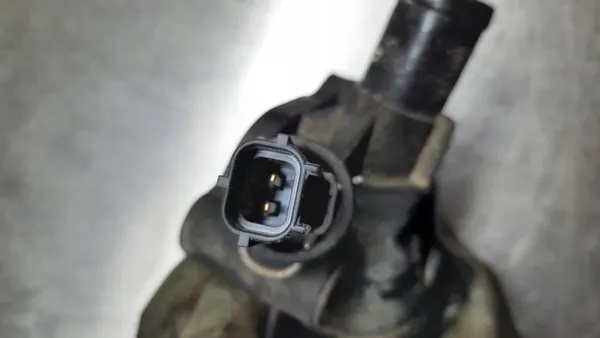 Carcasa de termostato Volvo V70 III 2.5T 07R FWD OEM 30650810 image 8