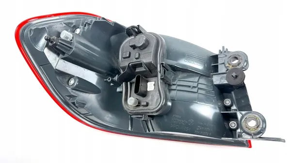 Luz trasera derecha - BMW F32, F33, F36 - OEM 7296100 image 3