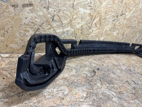 Porsche Taycan Frontstoßstangenabsorber OEM 9J1807549 image 6