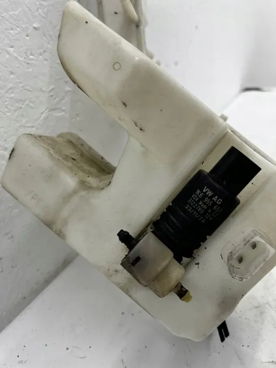 Pesuainesäiliö VW Passat B7 Täydellinen image 3