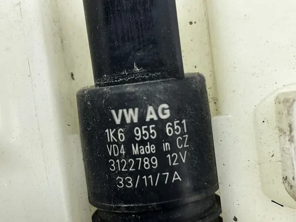 Pesuainesäiliö VW Passat B7 Täydellinen image 5