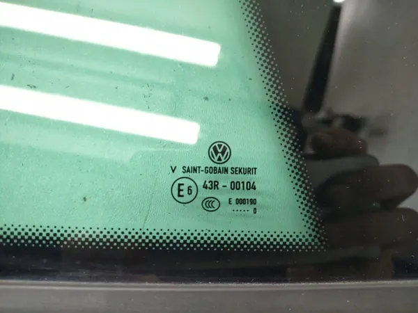 OEM 1K8845042AC 10 VW Scirocco Heckrechts Dunkle Scheibe image 4