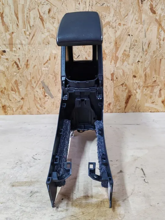 Accoudoir tunnel central Toyota Verso Lift 14-18 OEM image 2