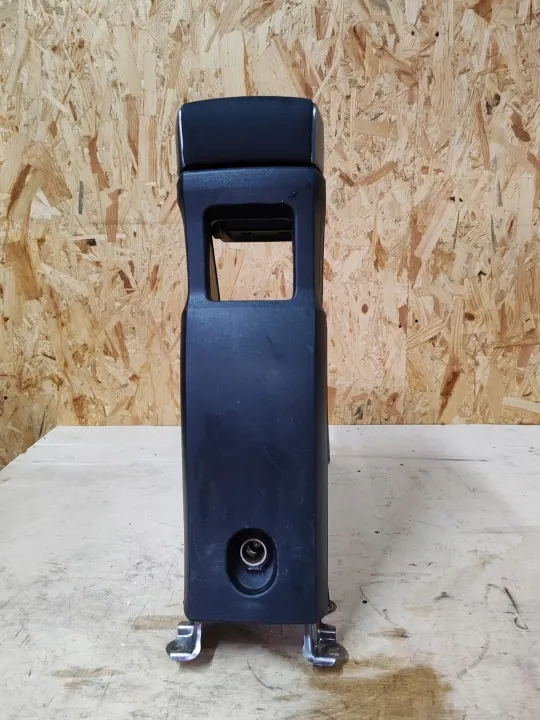 Accoudoir tunnel central Toyota Verso Lift 14-18 OEM image 4
