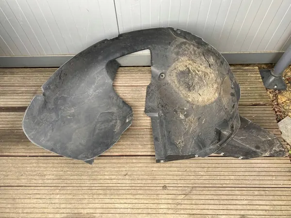 VW Caddy III IV Etu Oikea Lokasuoja 2K5805912G image 2