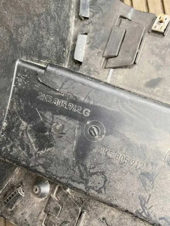 VW Caddy III IV Etu Oikea Lokasuoja 2K5805912G image 5