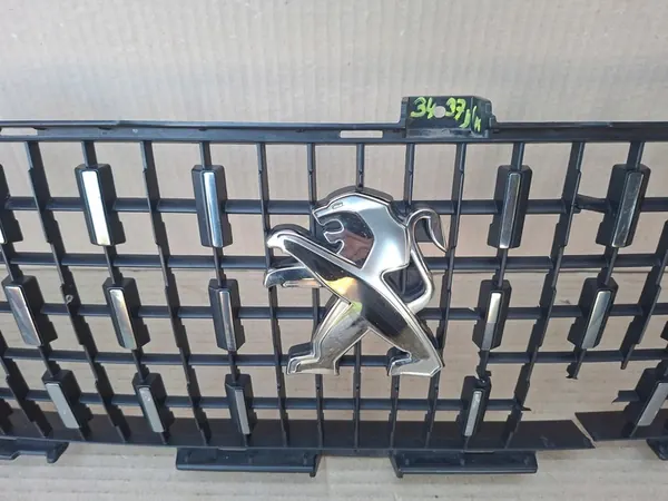 Peugeot 2008 I Lift Emblem image 3
