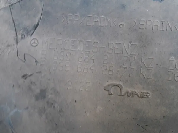 Fram Höger Skärm Mercedes Vito W639 A6396842177 image 7