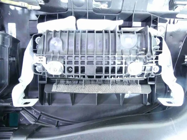 Dashboardconsole OEM 7P1819633A voor VW Touareg II image 10