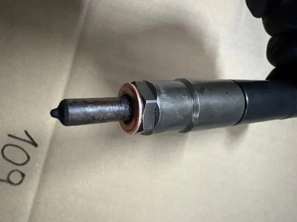 Inyector Mercedes W212 2.2 CDI A6510702387 - Usado image 6