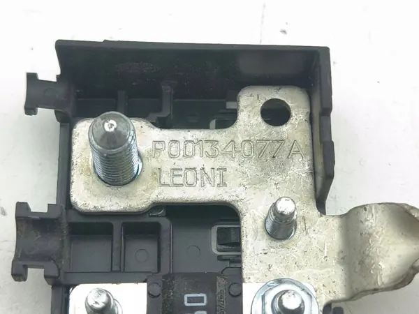 Fusible batería Land Rover OEM P00134077A Usado image 6