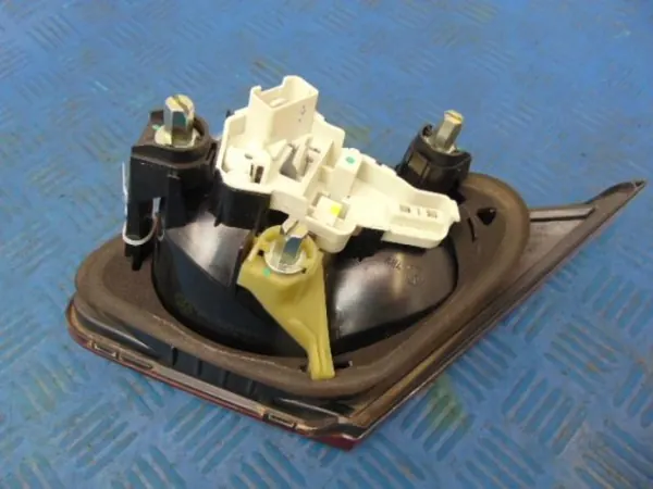 Käytetty Volkswagen Passat CC vasen takaluukun valo OEM 3C8945093D image 4