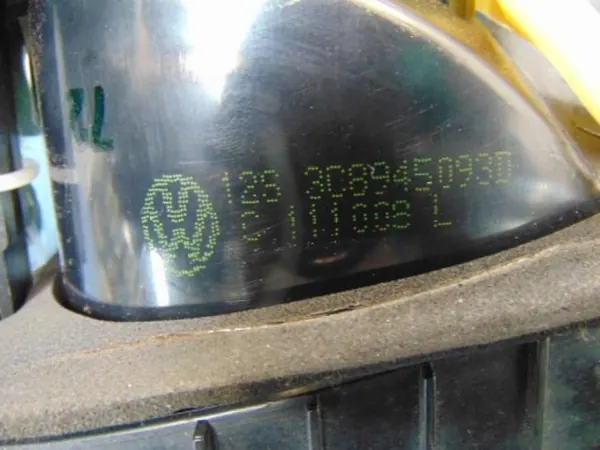 Käytetty Volkswagen Passat CC vasen takaluukun valo OEM 3C8945093D image 7