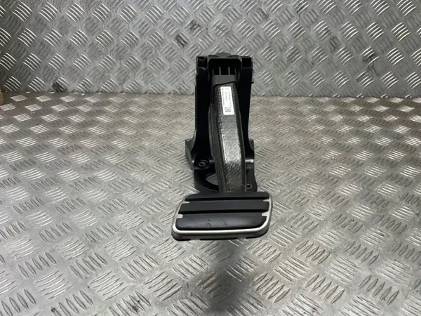 Porsche OE 9J1723031 Taycan Bromspedal - Begagnad image 6