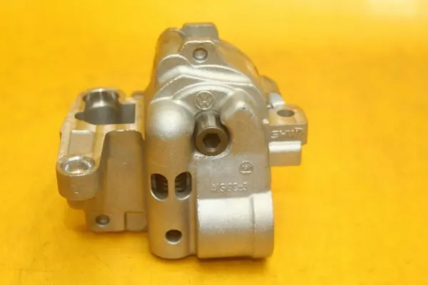 Pompe à huile OEM 03G115105C pour VW Passat B6 2.0 TDI image 2