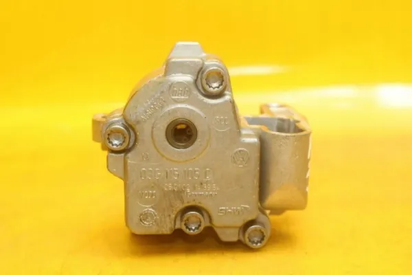 Pompe à huile OEM 03G115105C pour VW Passat B6 2.0 TDI image 4