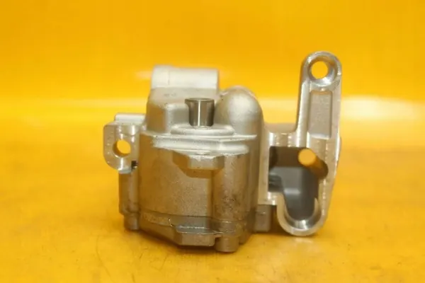 Pompe à huile OEM 03G115105C pour VW Passat B6 2.0 TDI image 6