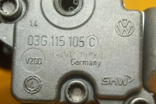 Pompe à huile OEM 03G115105C pour VW Passat B6 2.0 TDI image 8