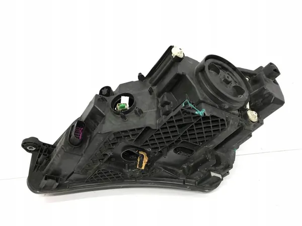 RECHTE VORDERLAMPE SKODA SUPERB III 3V1 image 7