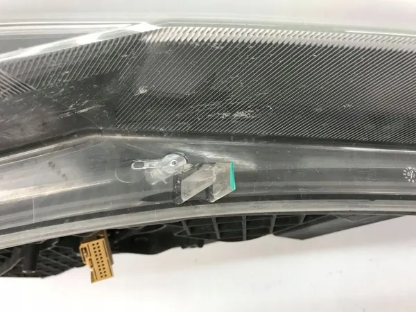 RECHTE VORDERLAMPE SKODA SUPERB III 3V1 image 8