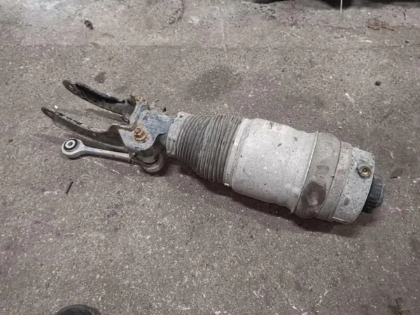 Begagnad fram höger luftfjädring OEM 7L5412022AK Porsche image 2