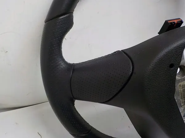 OEM 13317858 K68 Nahkaohjauspyörä - Opel image 3