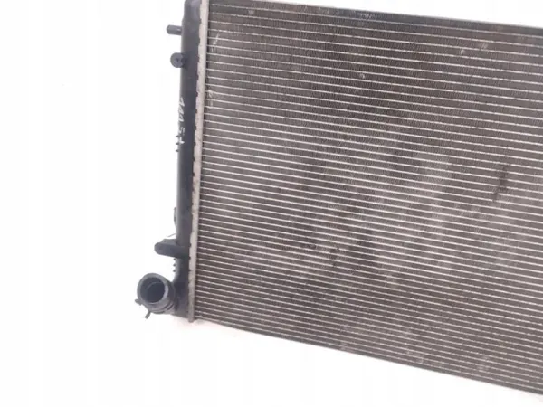 Dacia Duster I vesijäähdytin OEM 214100598R 2010-2013 image 3