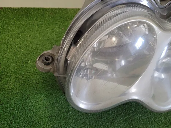 Rechter Koplamp Mercedes W203 Lift Xenon A2038203659 image 3